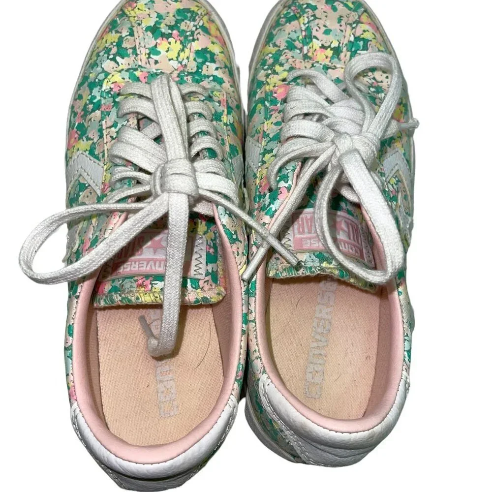Converse Floral Skater Girls Size 5 Breakpoint Tennis Shoes